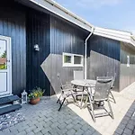 10 Person In Blåvand