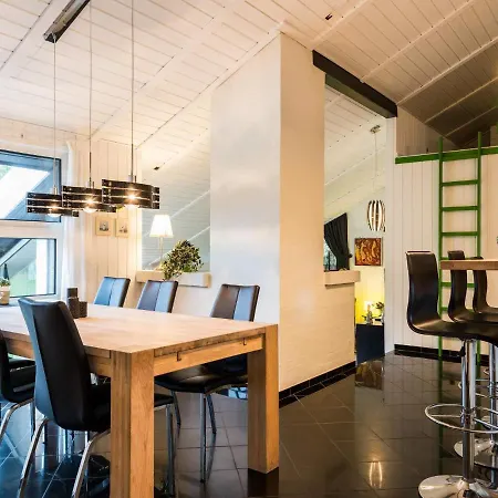 Дом отдыха 10 Person In *