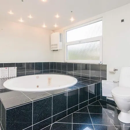 בית נופש 10 Person In *