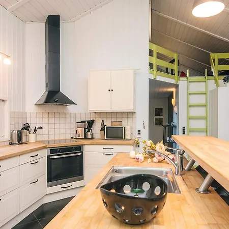 בית נופש 10 Person In