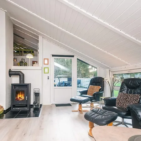 10 Person In בית נופש