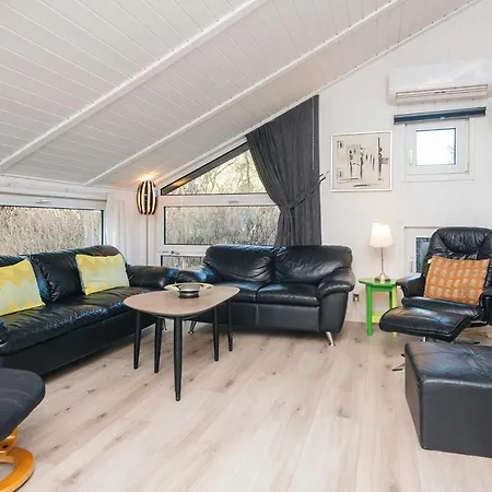 10 Person In Blåvand